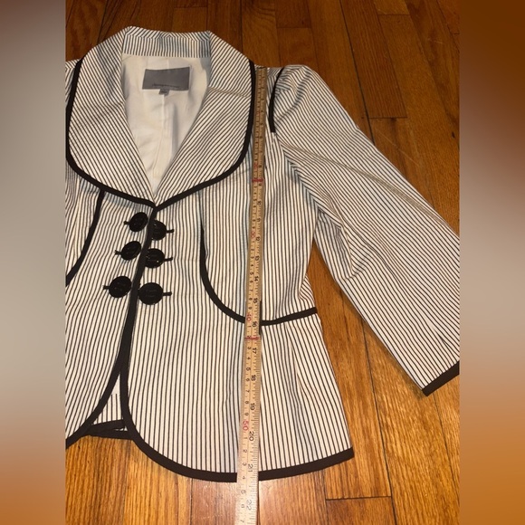 Classiques Entier Blazer | Nordstrom Exclusive | Timeless Elegance - Picture 6 of 9